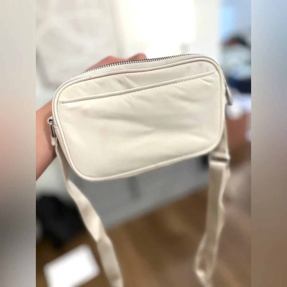 Lululemon Athletica Cream Crossbody Bag 🤍❕ - Picture 8 of 8